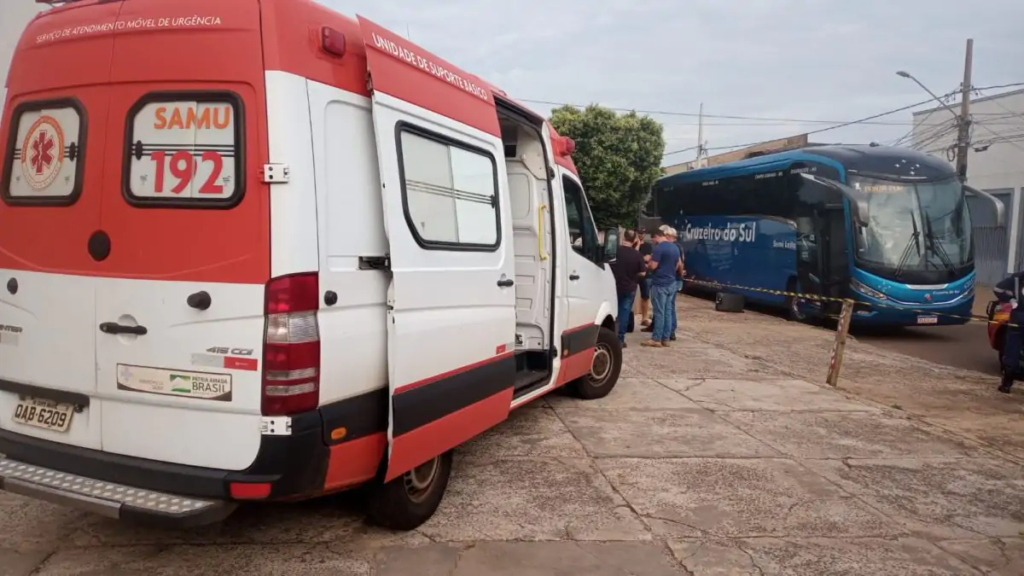 Turista é morto a tiro em ônibus parado em estação de Campo Grande.