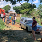 Ciclista morre ao cair de ponte improvisada em Campo Grande.