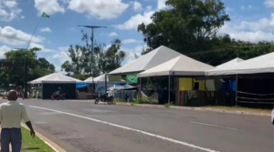 Após decisão do STF, acampamento bolsonarista amanhece vazio em Campo Grande.