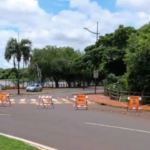 Com risco de desmoronamento, avenida do Lago do Amor é interditada.