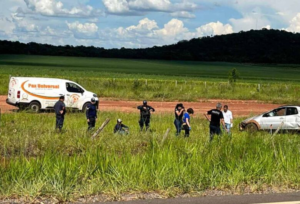 Motorista é arremessado de pick-up e morre às margens da MS-382.