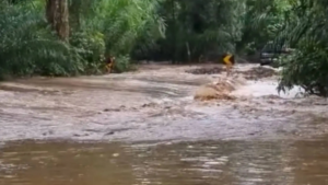 Rio transborda, balneários fecham e Governador vai sobrevoar Bonito neste domingo.