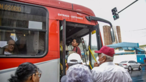 Sucatas na rua: empresas de ônibus embolsam R$ 32 milhões de verba pública em Campo Grande por ano.