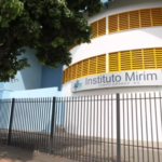 Aluna de 15 anos denuncia funcionário do Instituto Mirim por assédio em Campo Grande.