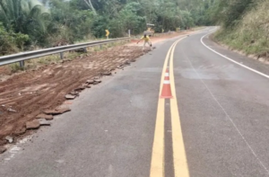 Trecho da MS-450 segue interditado para obras de manutenção na pista.