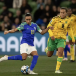 Brasil é eliminado da Copa Feminina e Marta se despede da seleção.