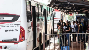 Após decisão judicial para aumento da tarifa, passageiros disparam: ‘ônibus velhos’.