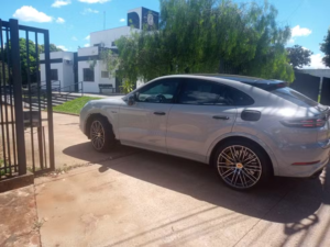 Motorista de Porsche suspeito de matar motoentregador diz à polícia que não sabia sobre acidente em Campo Grande.